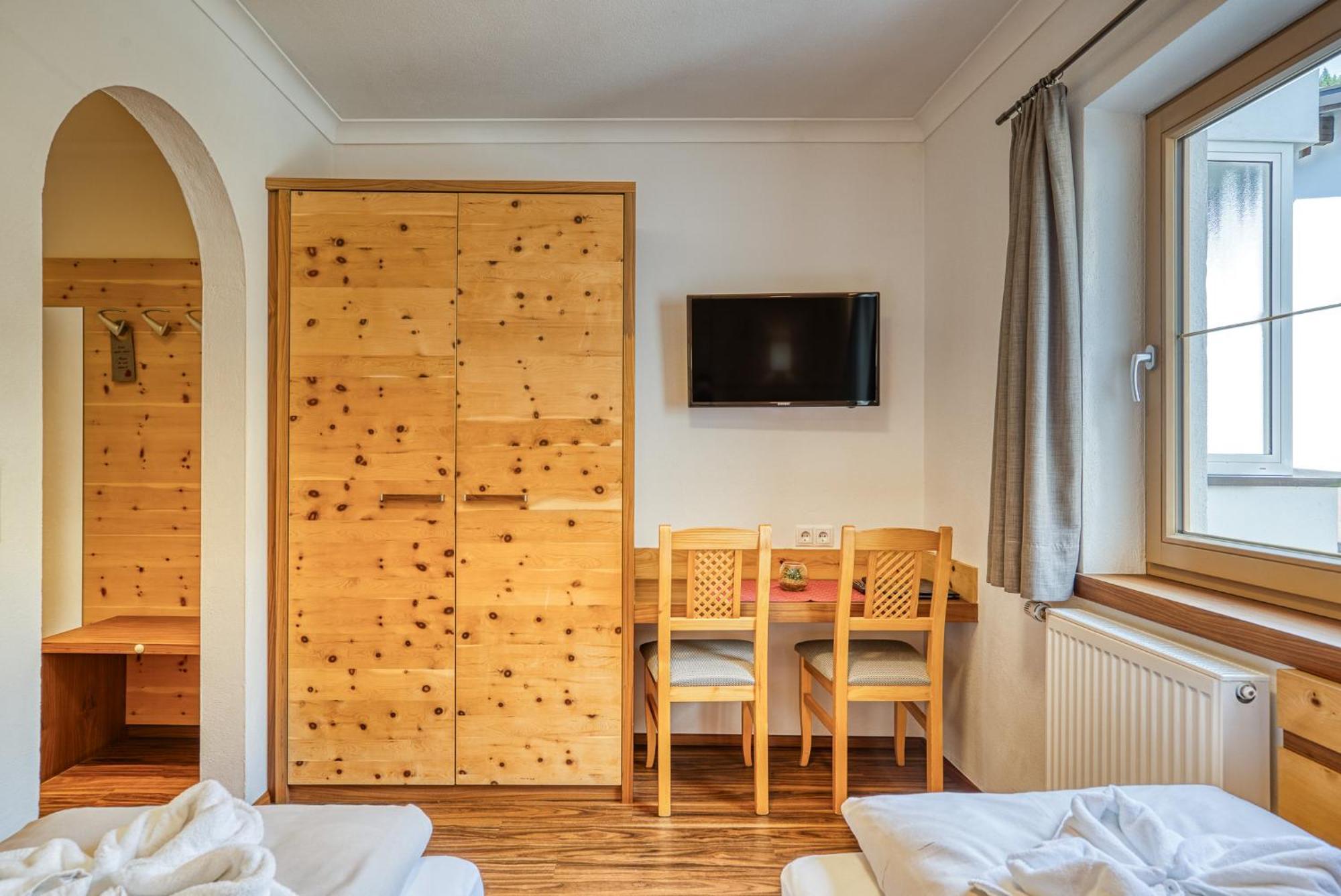 Hotel Sonnenhof Gerlos Centrum ภายนอก รูปภาพ